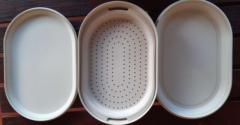 Vintage Tupperware #1326  Oval 4 Piece Set (incl. strainer tray)