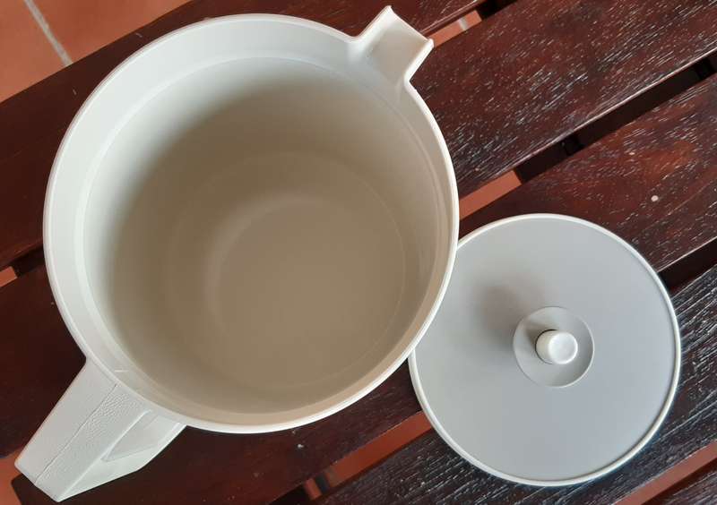 Vintage Tupperware 1.4 lt Pitcher [1575 -11] with Push Button Seal