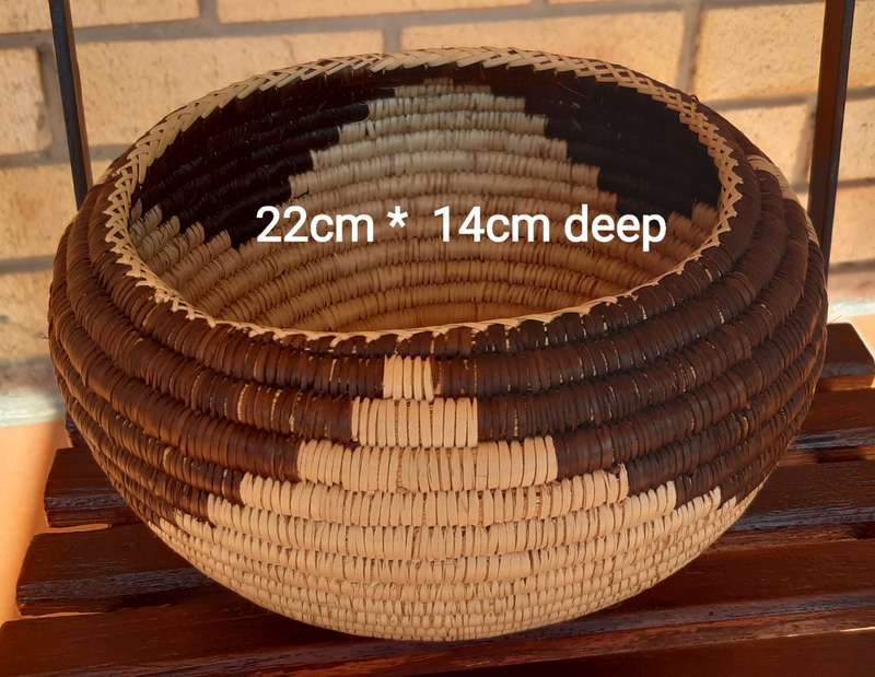 (Set of 3 )   Woven Bowl, large Woven Basket, Woven Tray