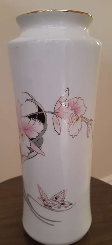 Table Vase (27cm) White with Flowers & Butterflies