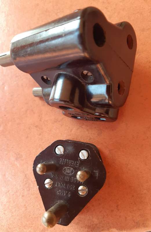 Vintage Litemaster 15Amp / 5 Amp plug adaptor + 5A Plug