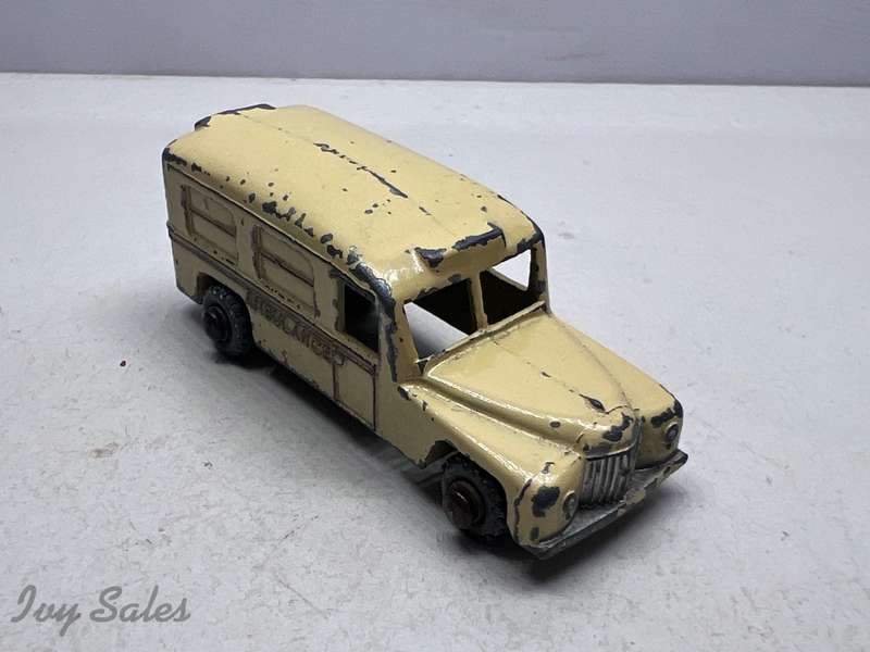 Matchbox #14 Daimler Ambulance