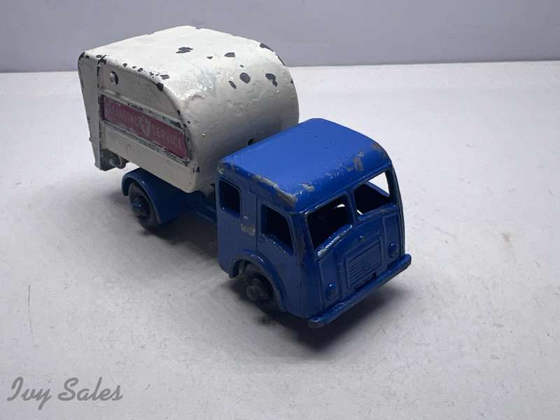 Matchbox #15 TIPPAX REFUSE COLLECTOR - OVERPAINT