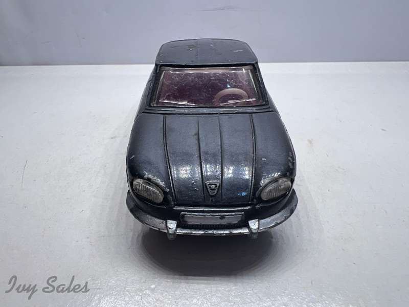 FRENCH Dinky Toys #524 - Panhard 24