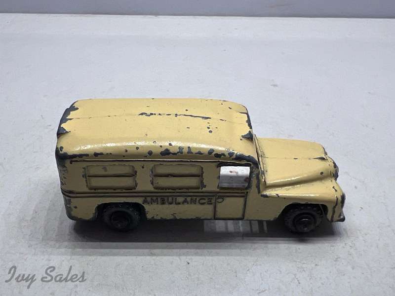 Matchbox #14 Daimler Ambulance