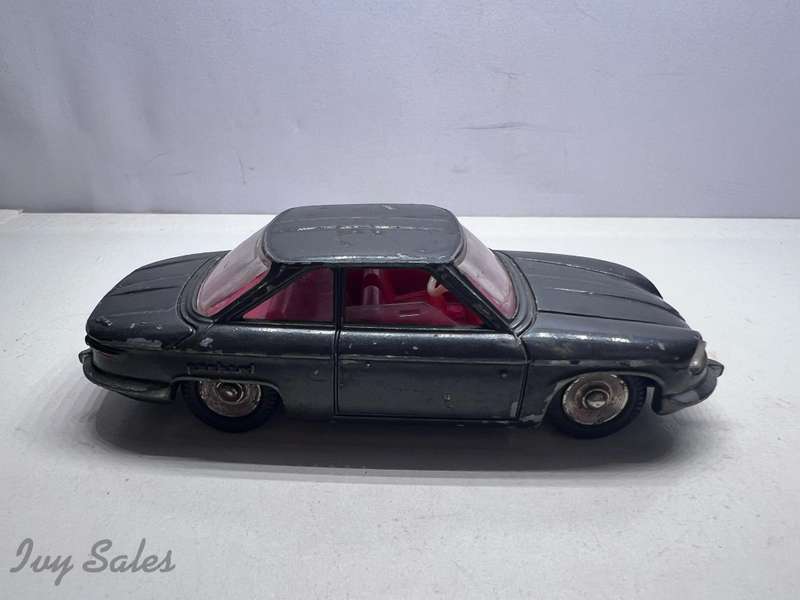 FRENCH Dinky Toys #524 - Panhard 24