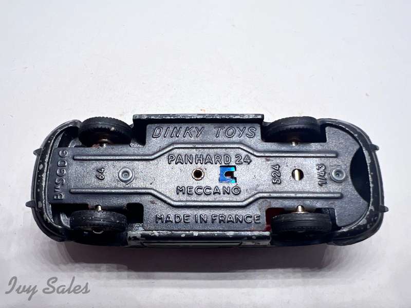 FRENCH Dinky Toys #524 - Panhard 24