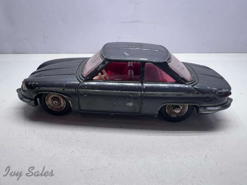 FRENCH Dinky Toys #524 - Panhard 24