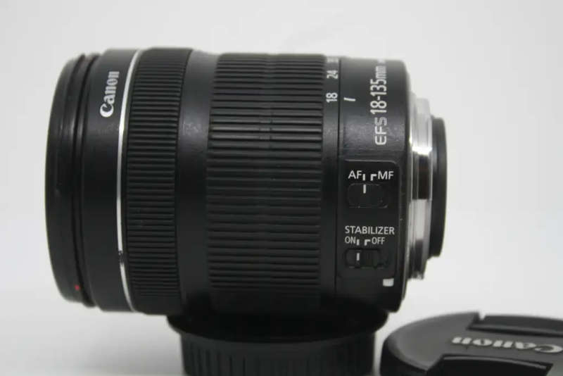 Canon EF-S 18-135mm f/3.5-5.6 IS STM