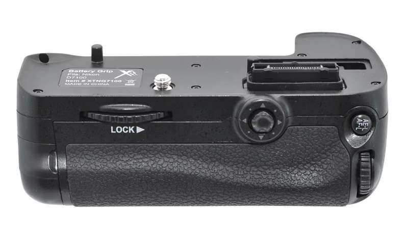 Generic Battery Grip for Nikon D7000 / D7200 DSLR Cameras (MB-D15)