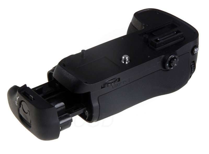 Generic Battery Grip for Nikon D7000 / D7200 DSLR Cameras (MB-D15)