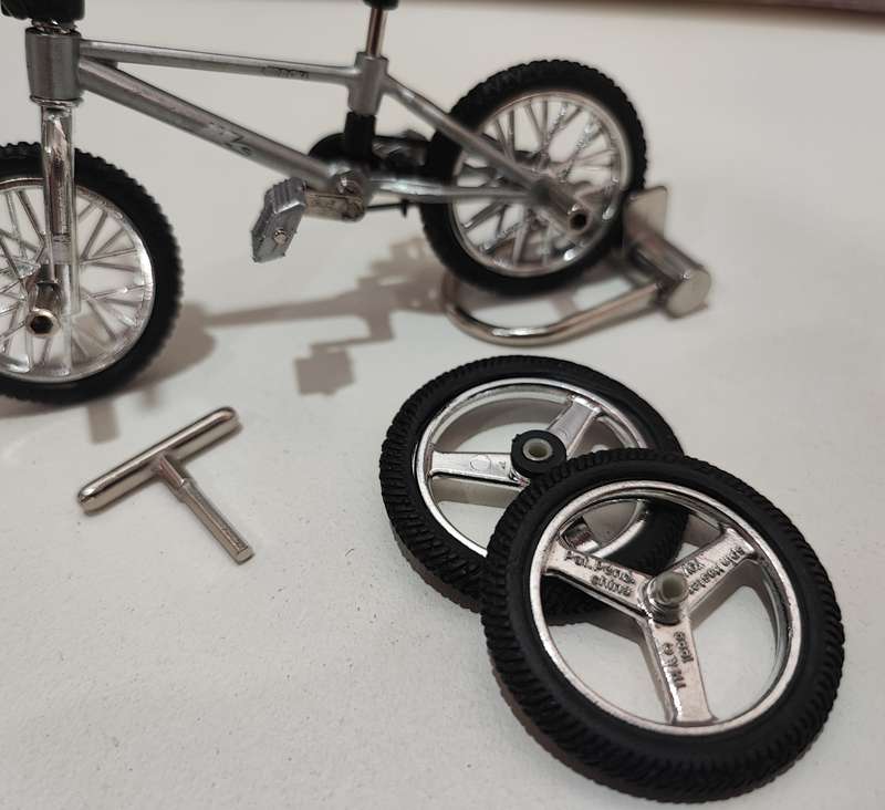 1999 Flick Trix DK Bicycles(Silver) Finger BMX with Accessories