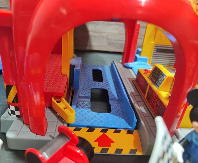 Mickey Mouse Clubhouse - Mickey's Garage with Accessories