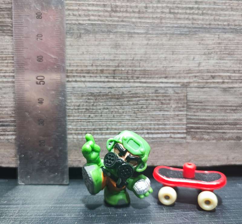 2004 Tech Deck Dudes Mini Figures