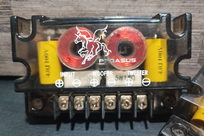Pegasus 2 Way 4 Ohm Crossover Bokses