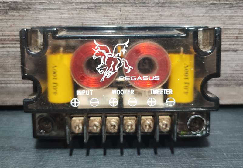 Pegasus 2 Way 4 Ohm Crossover Bokses