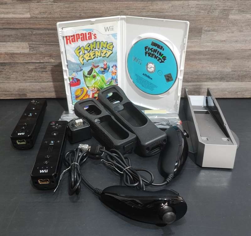 Nintendo Wii Bundle(Black) Free Shipping