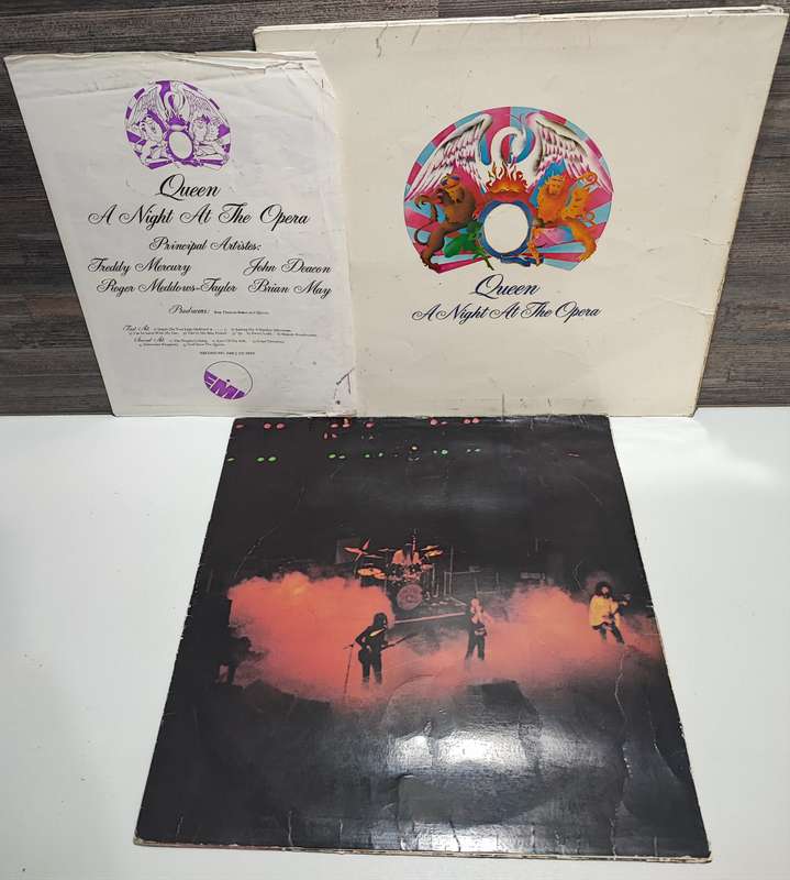 Vintage LP Record - Queen A night at the Opera
