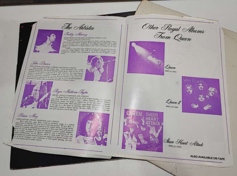Vintage LP Record - Queen A night at the Opera