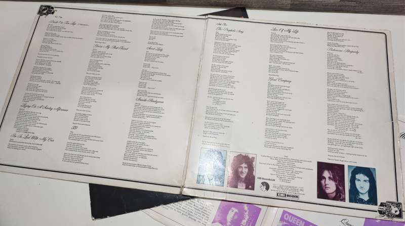Vintage LP Record - Queen A night at the Opera