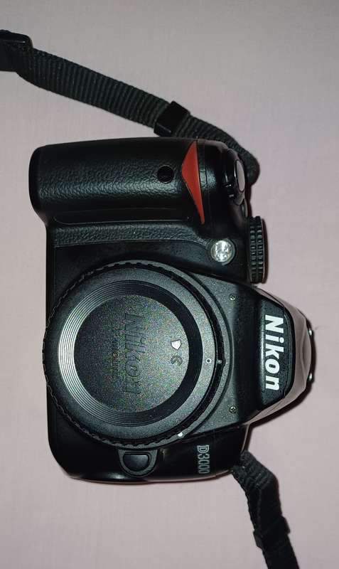 **REDUCED** Nikon D3000 plus 2 lenses and other accessories for sale