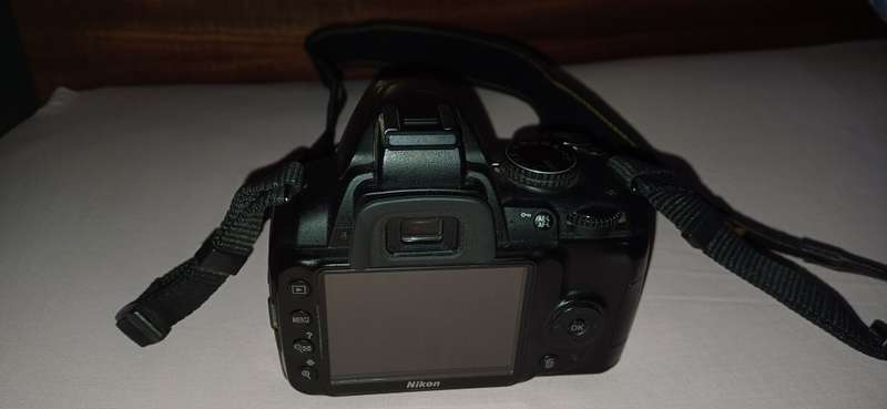 **REDUCED** Nikon D3000 plus 2 lenses and other accessories for sale