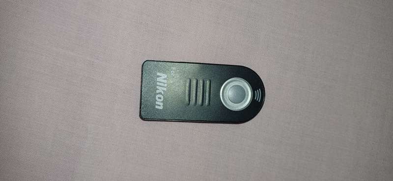 **REDUCED** Nikon D3000 plus 2 lenses and other accessories for sale