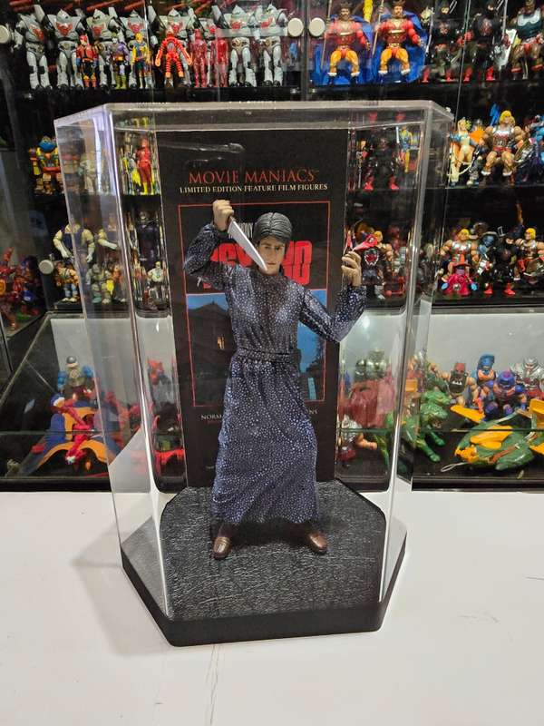 1999 Mcfarlane Psycho Norman Bates Figure In Acrylic Case