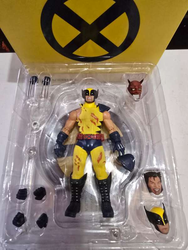 Mezco One:12 Wolverine Figure