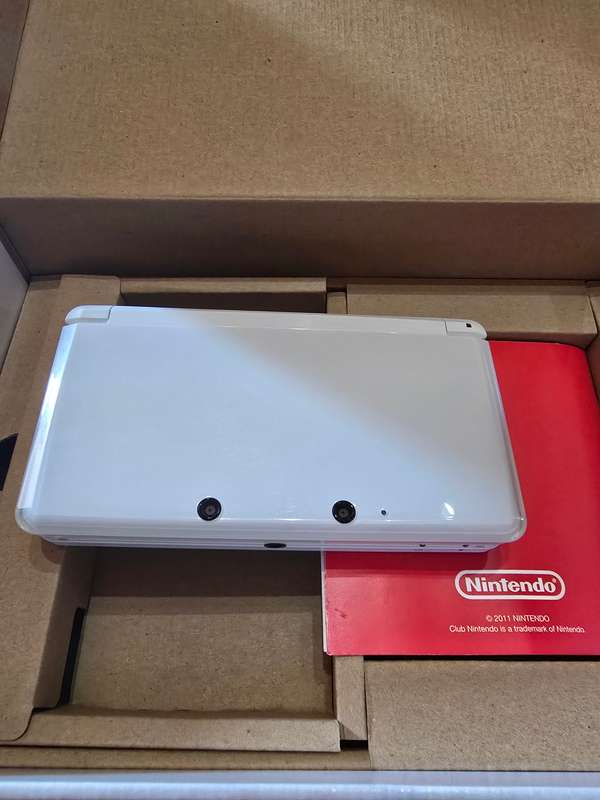 Boxed Nintendo 3DS Ice White Console