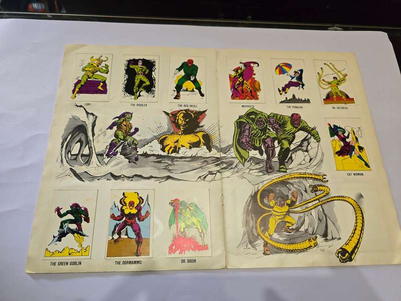 1982 The Superheroes Swop Sensation Official Souvenir Album