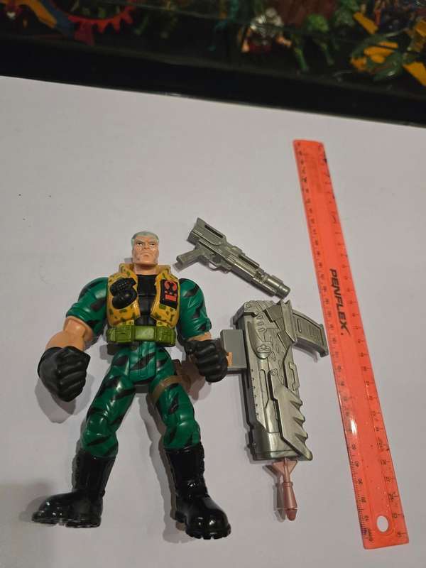 1998 Complete Chip Hazard Small Soldiers 7` Figure