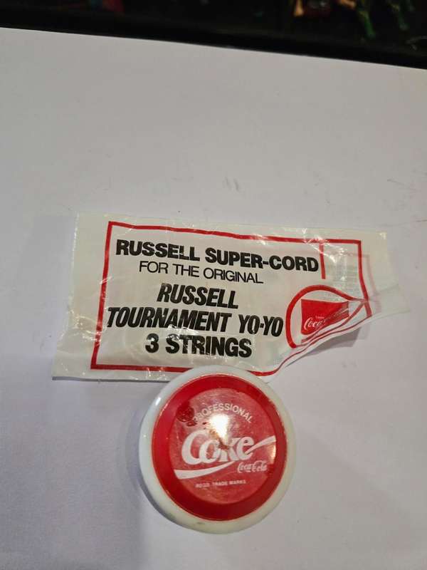 Vintage Coca Cola Professional Yo-Yo With Pack Of Strings