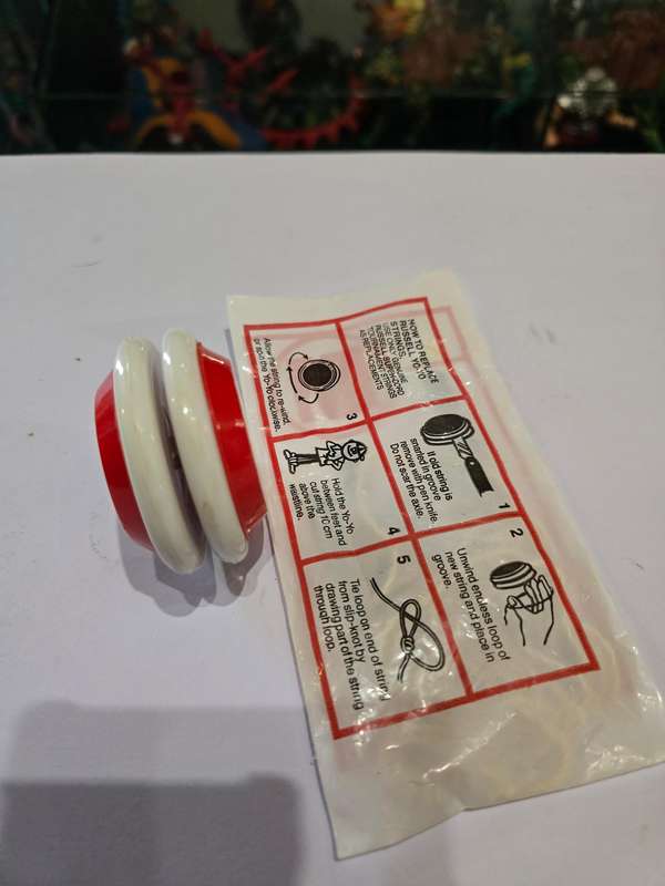 Vintage Coca Cola Professional Yo-Yo With Pack Of Strings