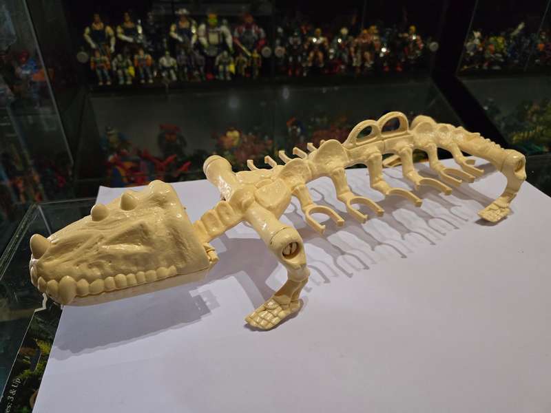 1985 Complete Battle Bones of He-Man-Masters of the Universe (MOTU) Vintage Figure