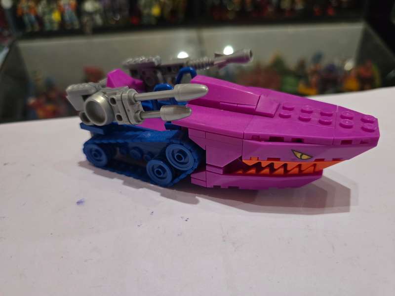 Motu Mega Construx Landshark Figure