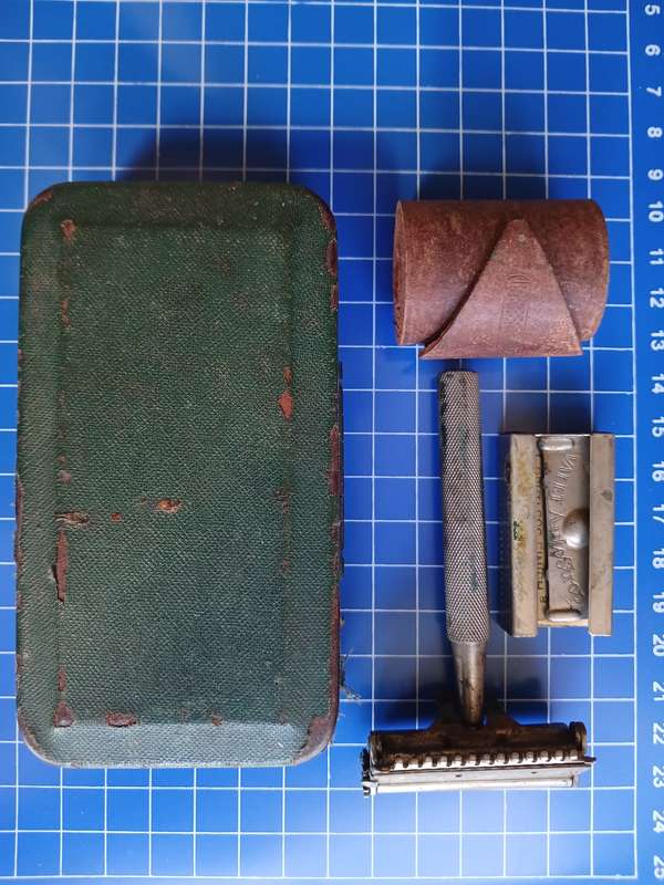Vintage Razor Set "Valet"
