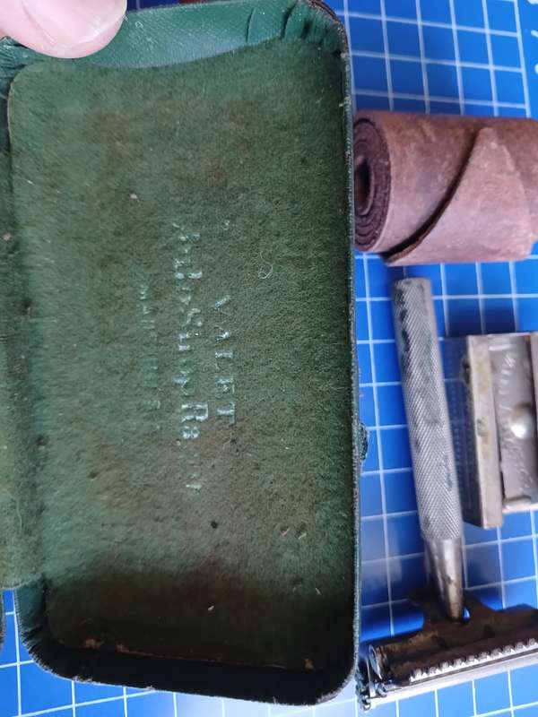 Vintage Razor Set "Valet"