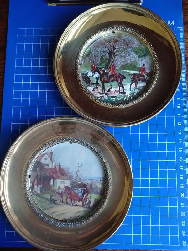 Vintage Brass Decor Plates x 2