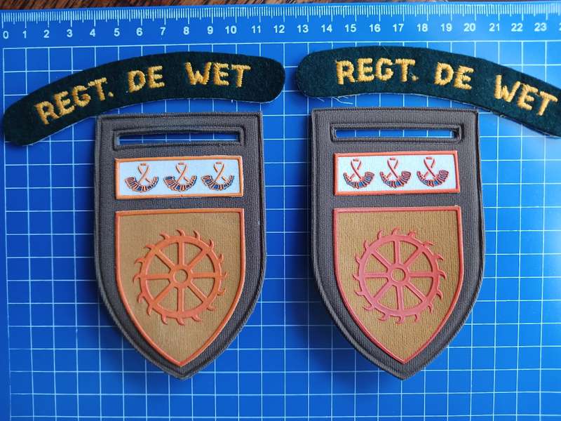 SADF - SA MILITARY - REGT DE WET - TITLES + SHOULDER FLASHES - LOT