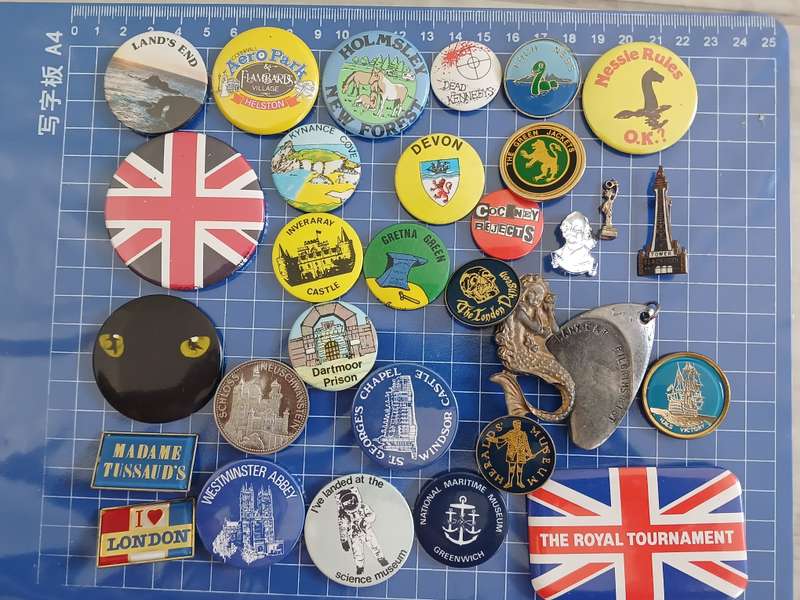 U.K. / Britain Tour - Badges Lot