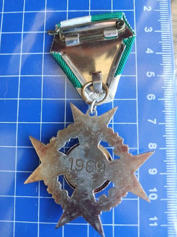 Cross Medal Military unknown 1969