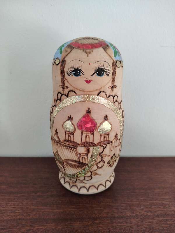 Beautiful handpainted nesting dolls 19cm