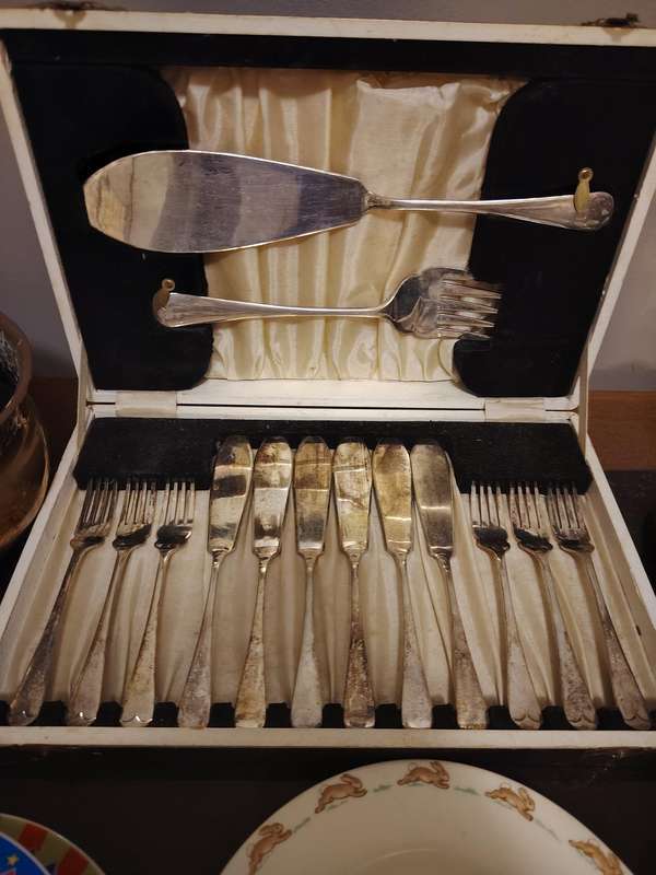 Antique plated cutlery set