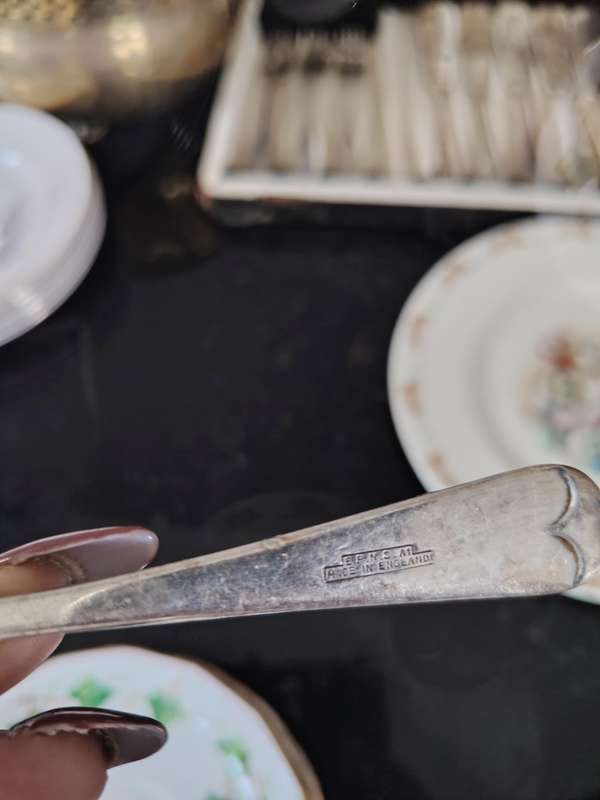 Beautiful vintage cased set EPNS fish cutlery set