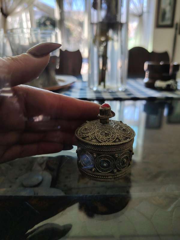 Beautiful vintage ornate trinket box