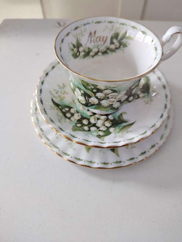 Royal Albert Lily of the valley May flower of the month trio