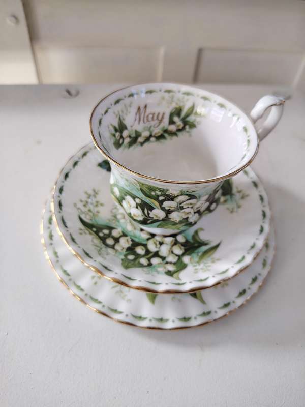 Royal Albert Lily of the valley May flower of the month trio