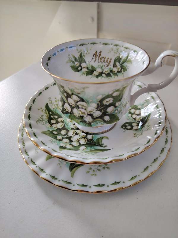 Royal Albert Lily of the valley May flower of the month trio