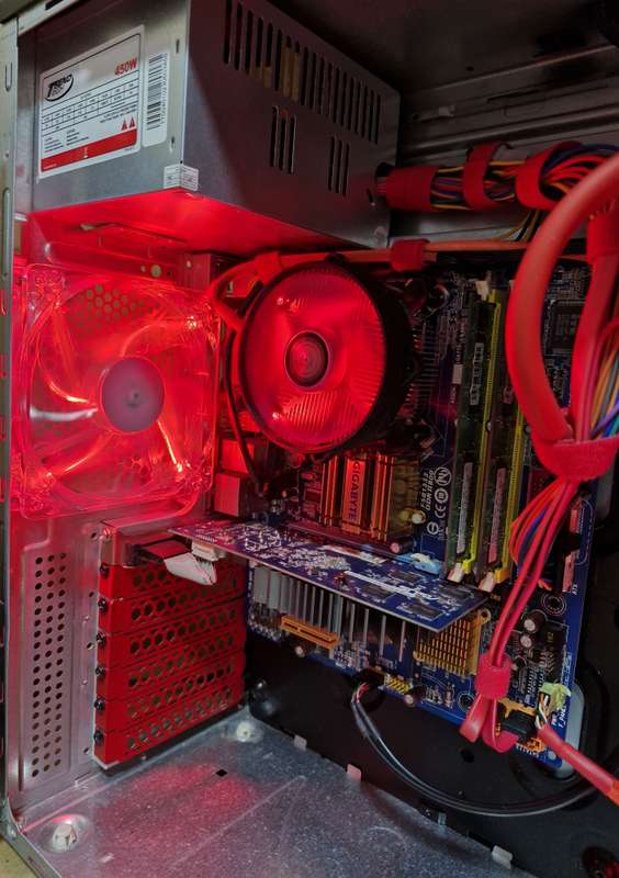 Windows 10 Desktop PC, GT220 1Gb GPU, C 2 Quad Q6600 CPU, 4Gb RAM, 256Gb SSD, DVD